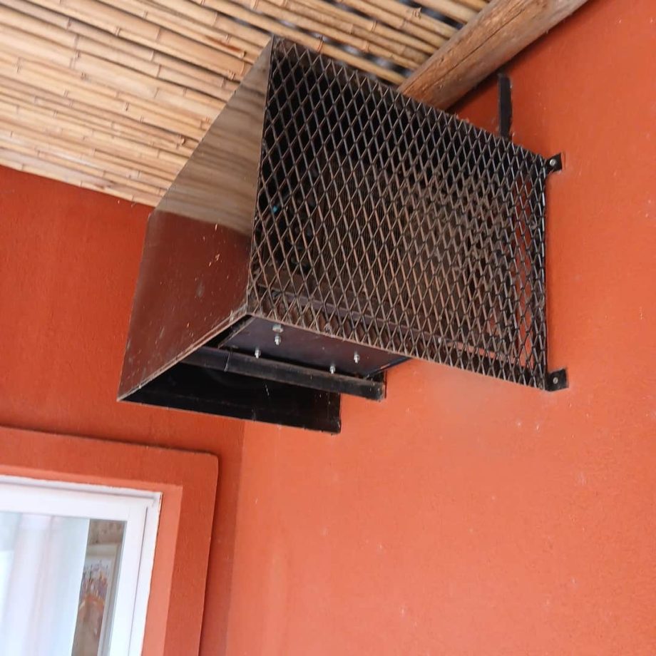 Heladera antigua en roble