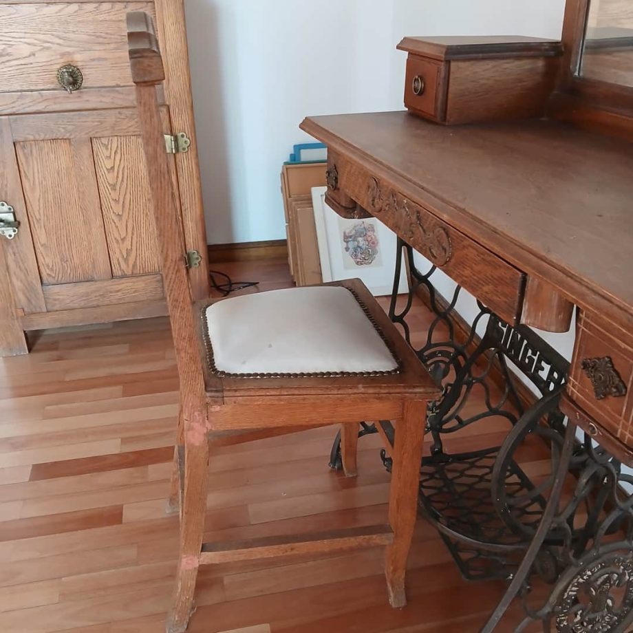 Mueble tocador + silla en roble