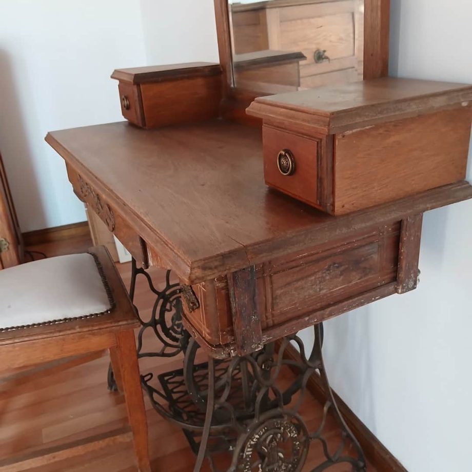 Mueble tocador + silla en roble
