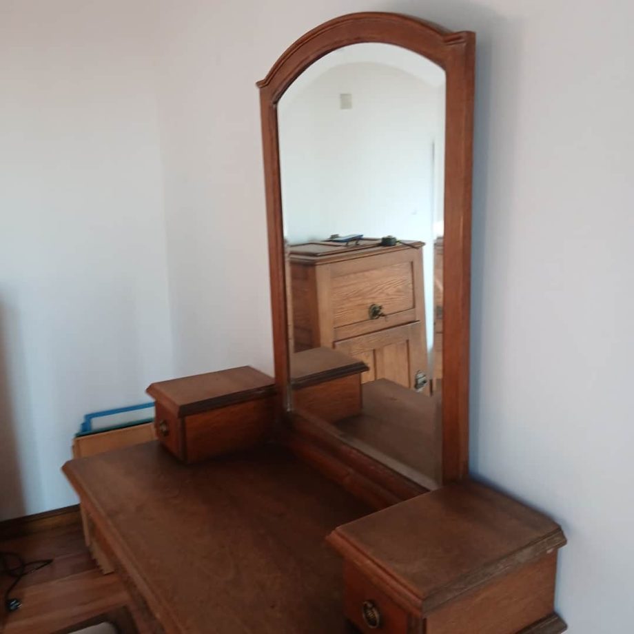 Mueble tocador + silla en roble