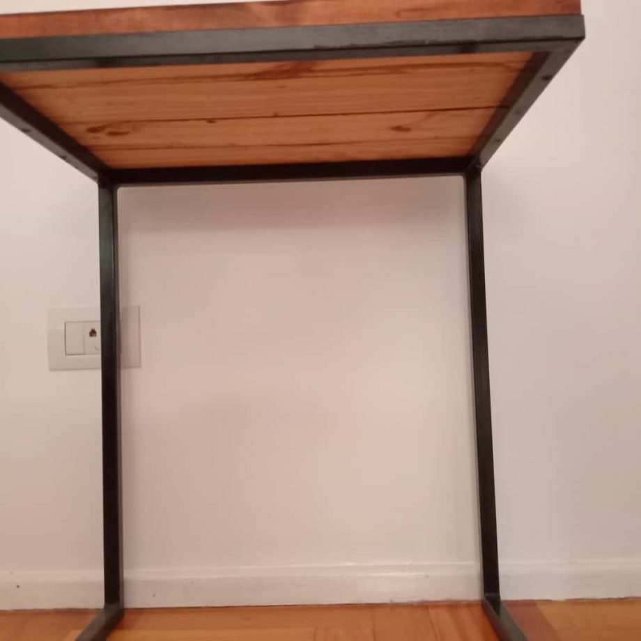 Mesa costado sofá