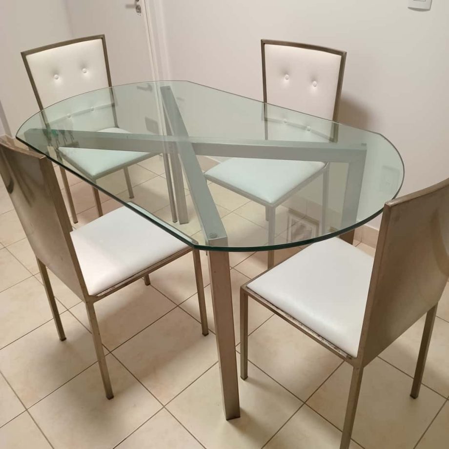 Mesa + sillas