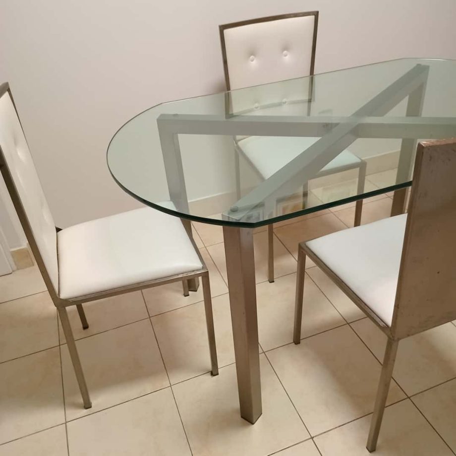 Mesa + sillas