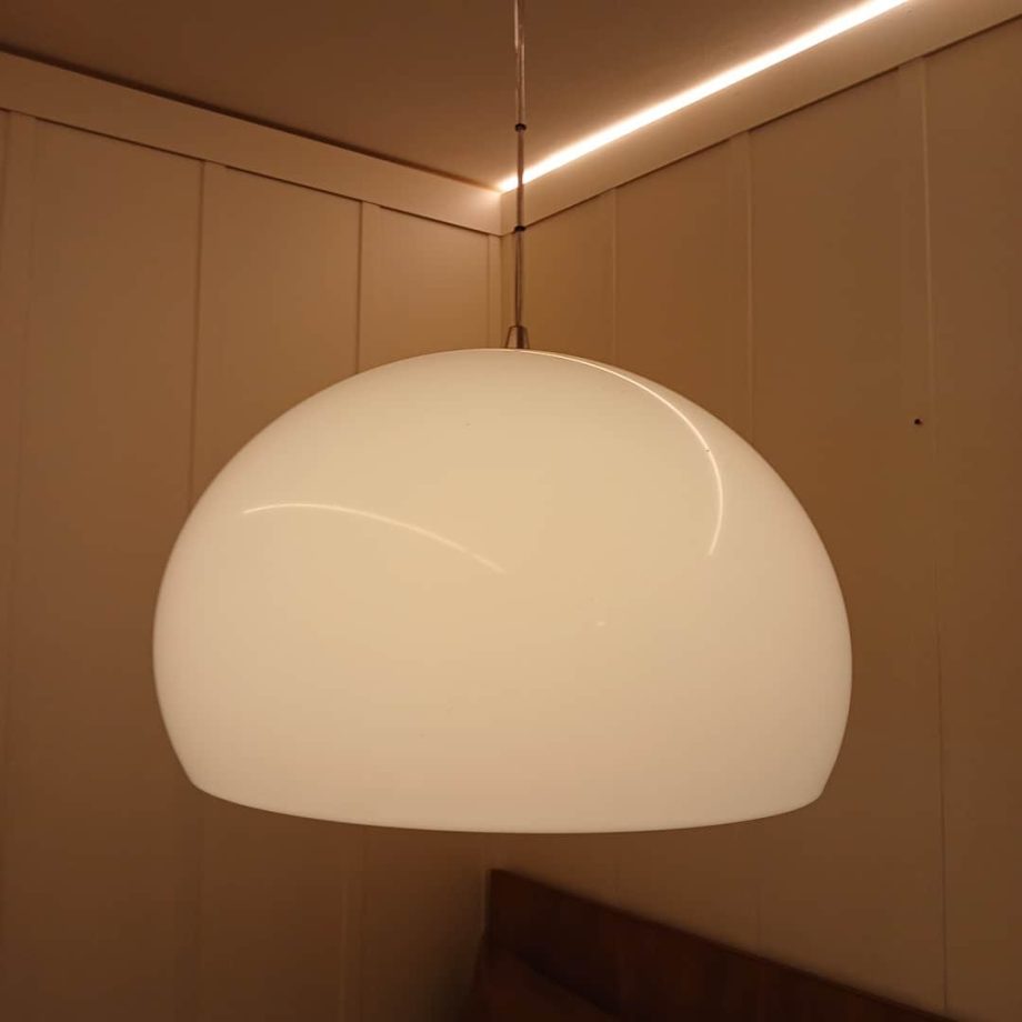 Artefacto lumínico colgante de diseño