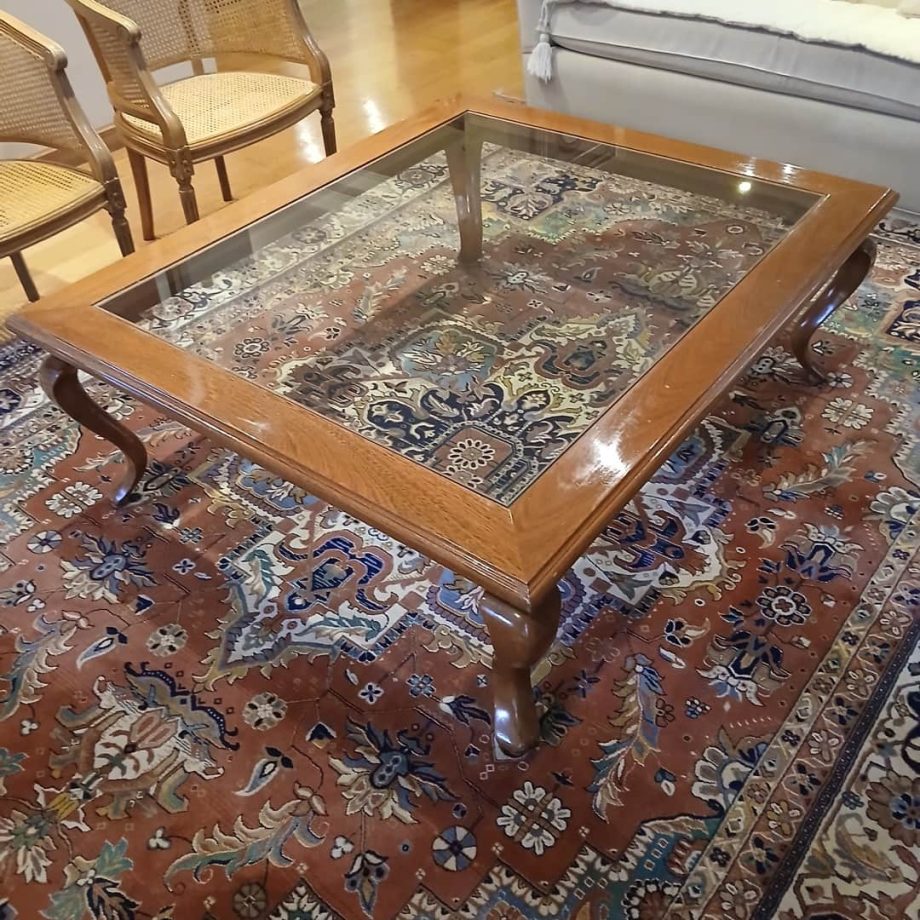 Mesa auxiliar en madera
