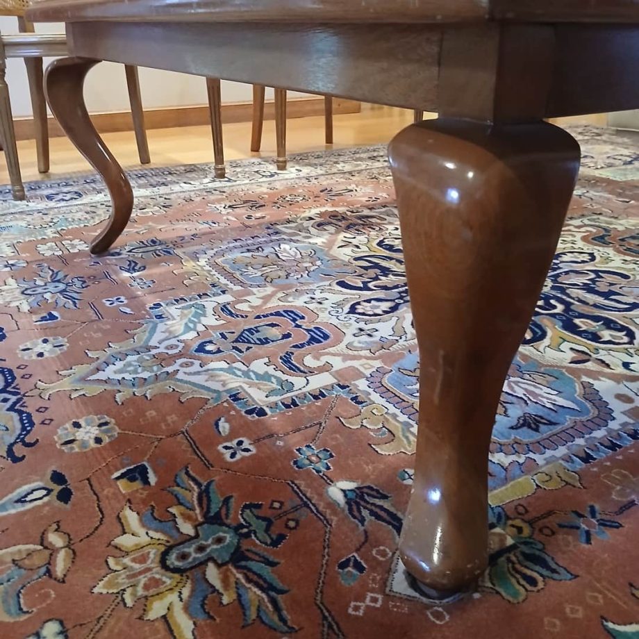 Mesa auxiliar en madera