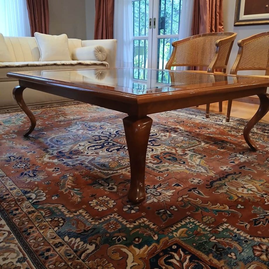Mesa auxiliar en madera