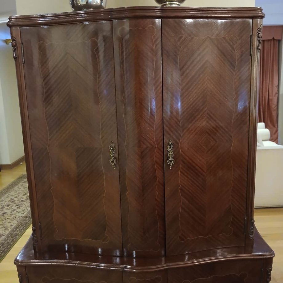 Mueble alto estilo francés