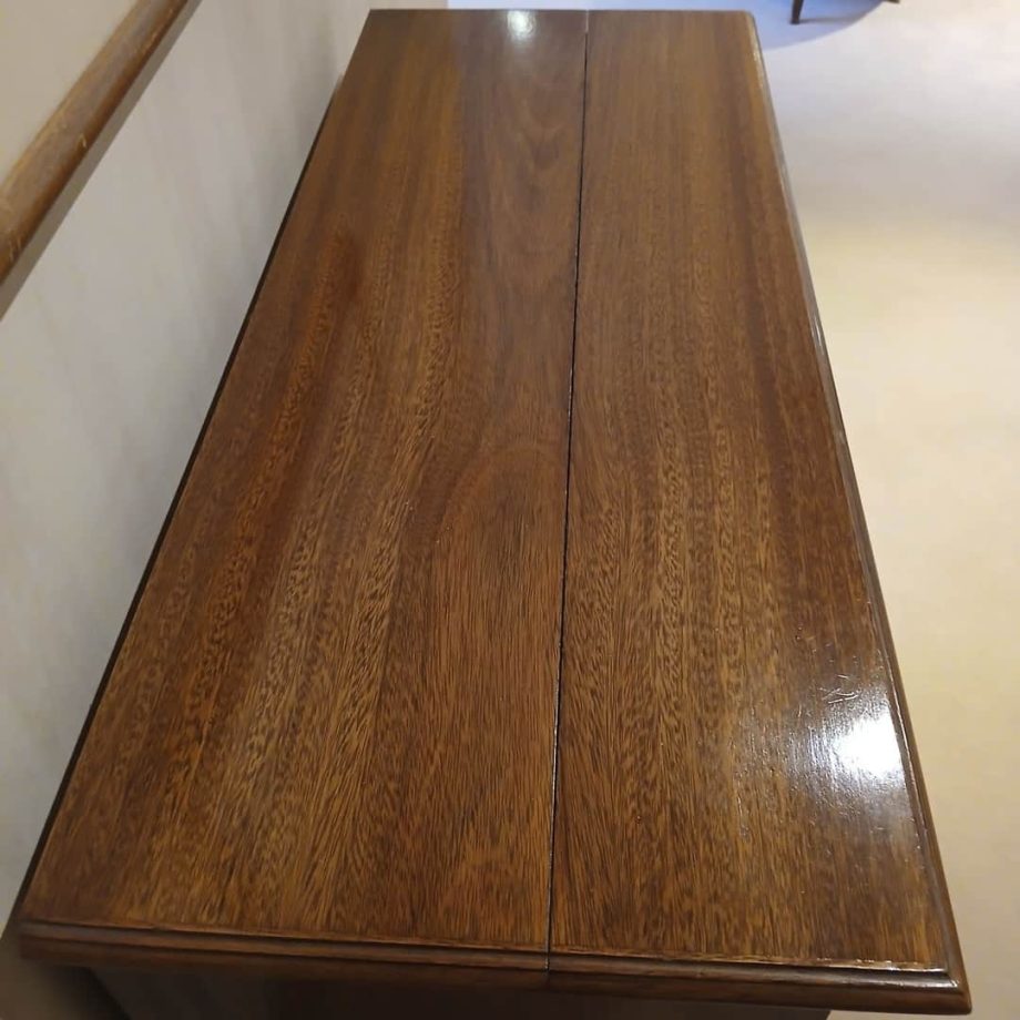 Cómoda estilo inglés con secretaire