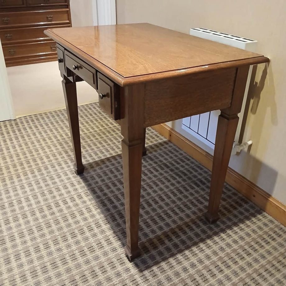 Mesa en roble