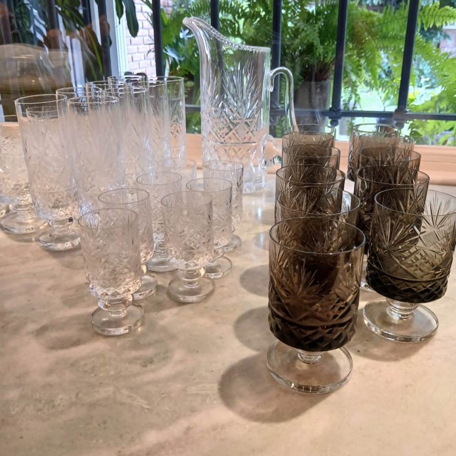 Juego de copas en cristal tallado