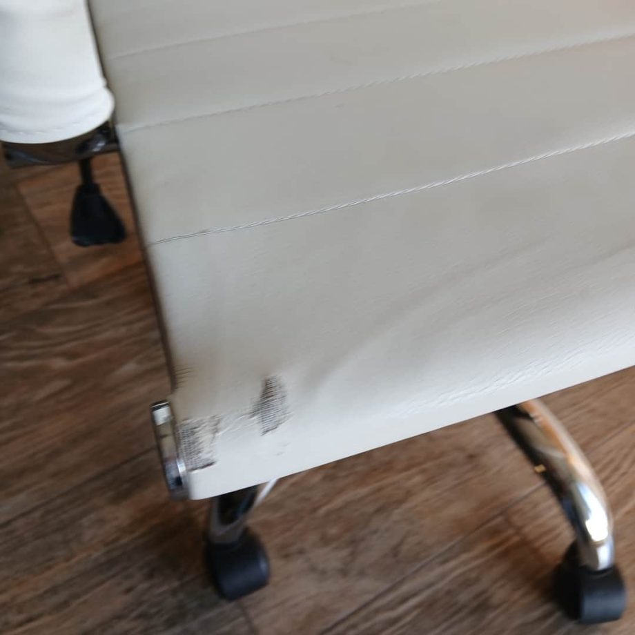 Escritorio con alzada + Silla