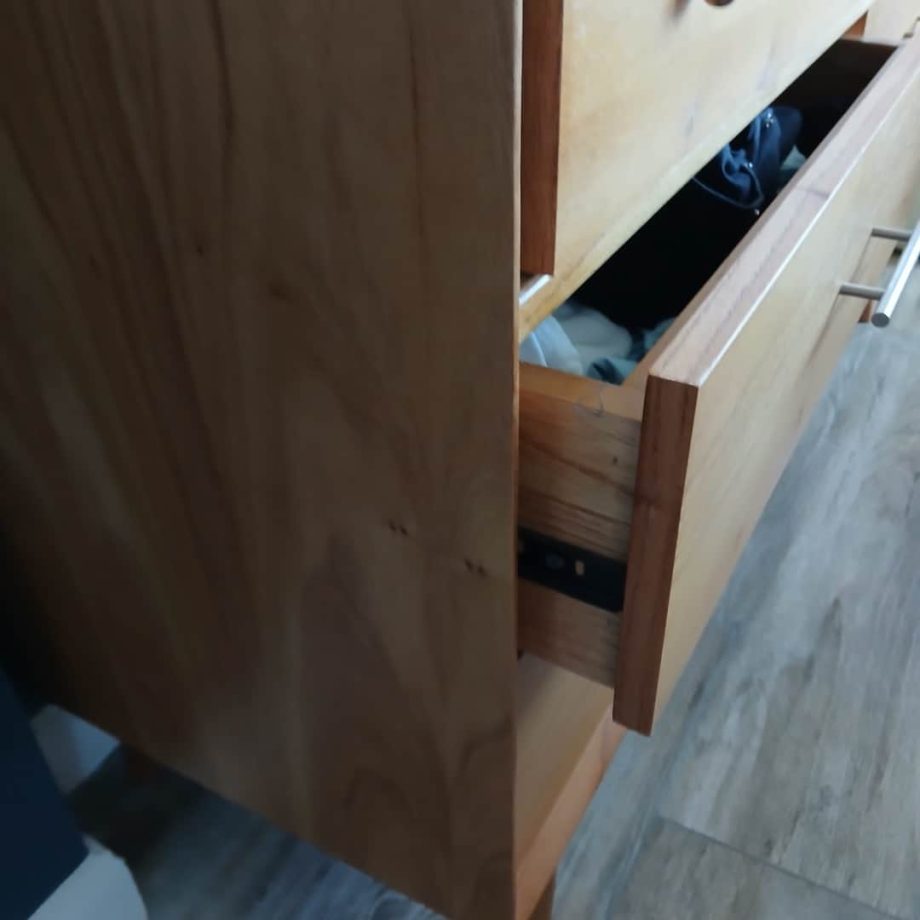 Cómoda en petiribí