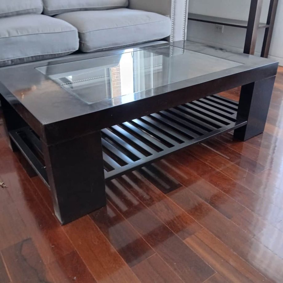 Mesa frente sofá