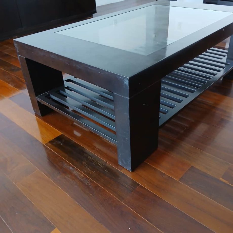 Mesa frente sofá