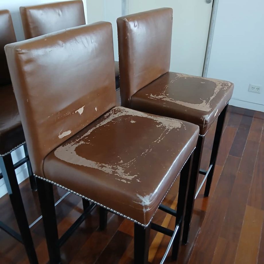 Banquetas en cuero