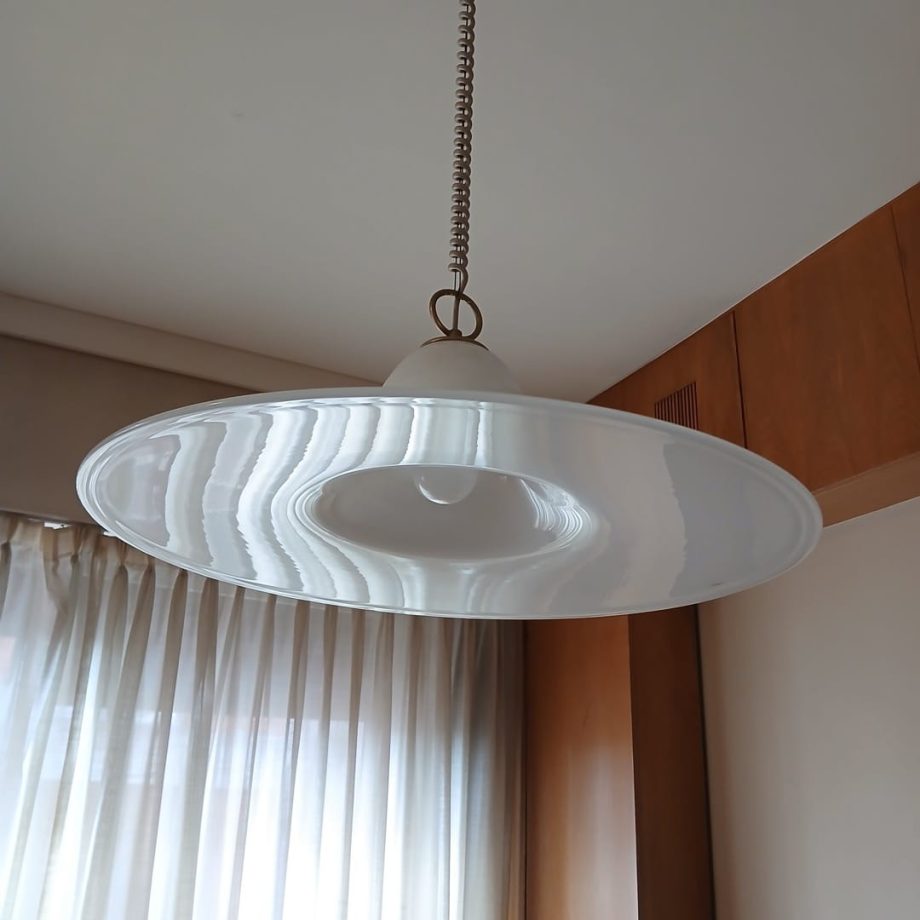 Artefacto lumínico colgante de diseño