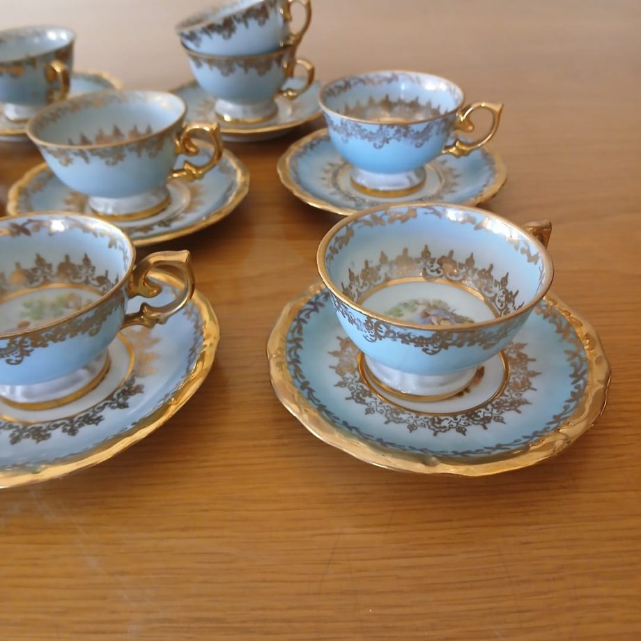 Lote de tazas y platos ingleses