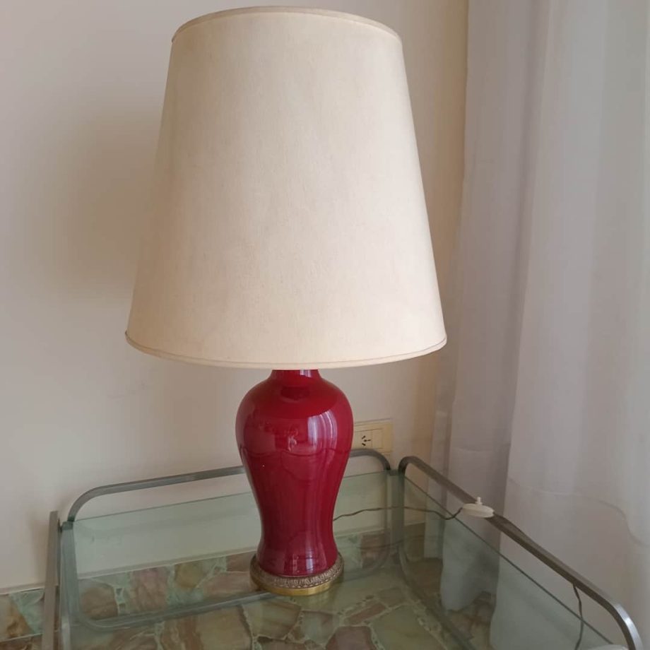 Lámpara en cerámica bordó
