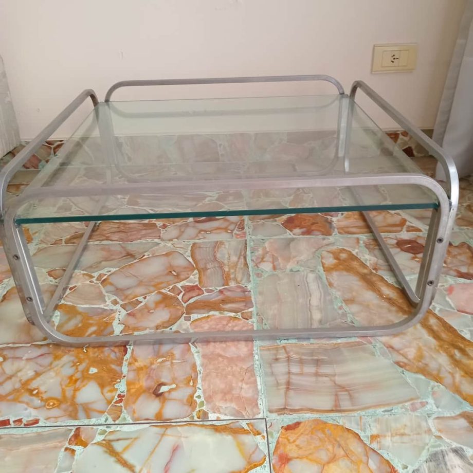 Mesa frente sofá diseño
