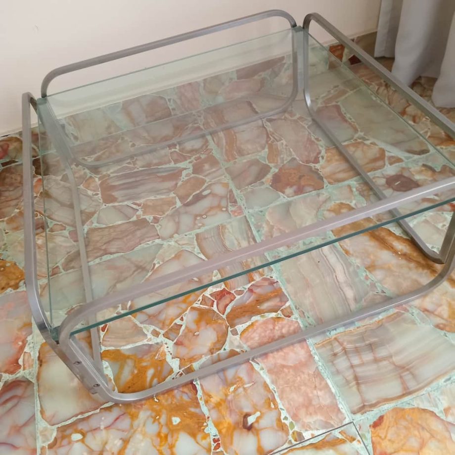 Mesa frente sofá diseño