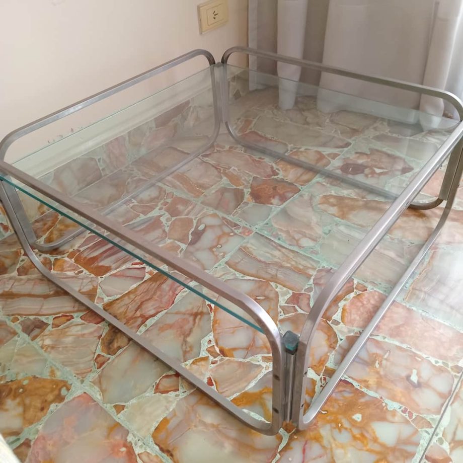 Mesa frente sofá diseño