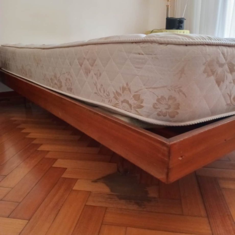 Cama con colchón