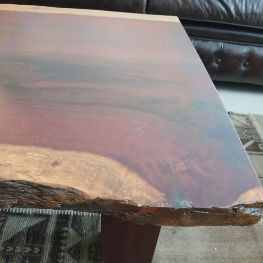 Mesa frente sofá