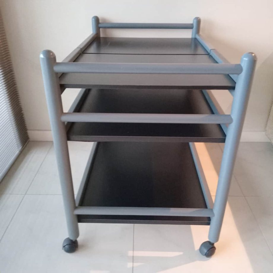 Mesa bar con ruedas