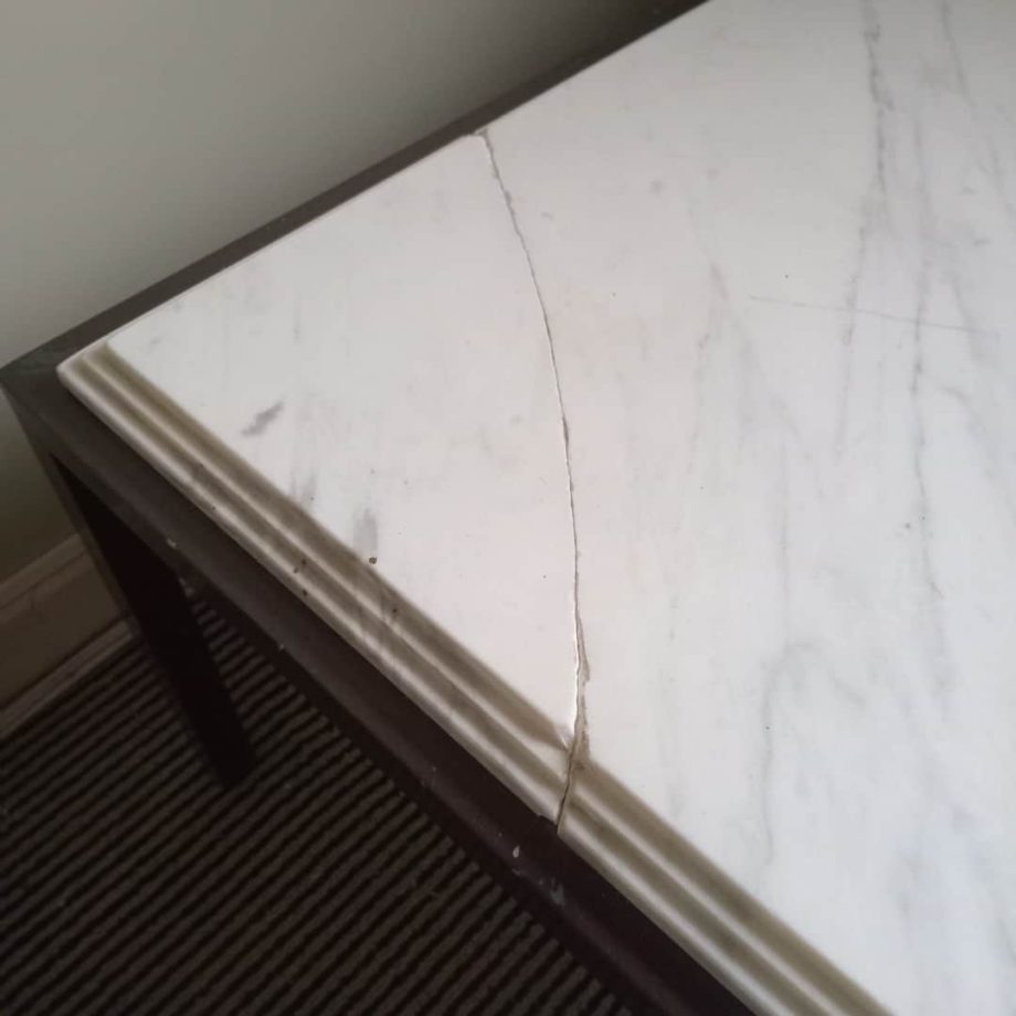 Mesa auxiliar en hierro
