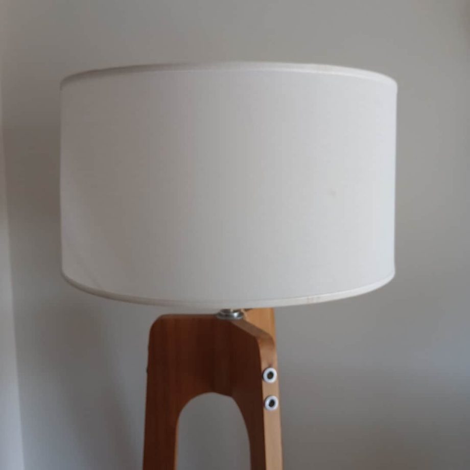 Lámpara de diseño en madera