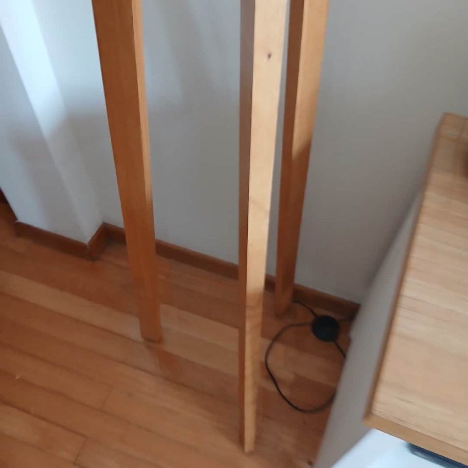 Lámpara de diseño en madera