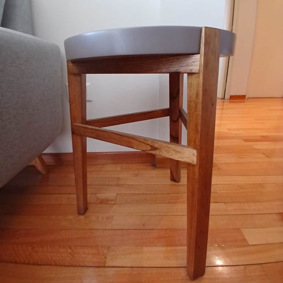 Mesa costado sofá