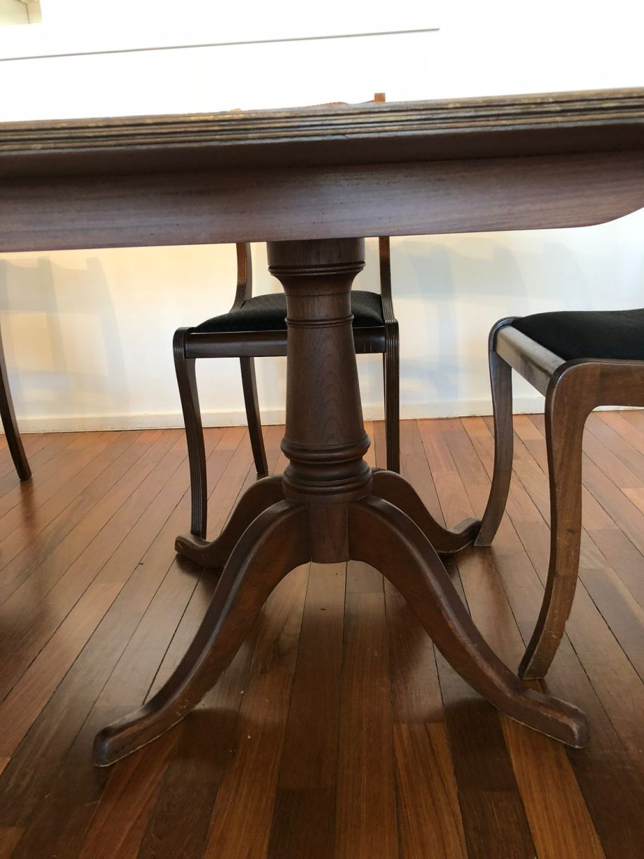 Juego de comedor estilo inglés