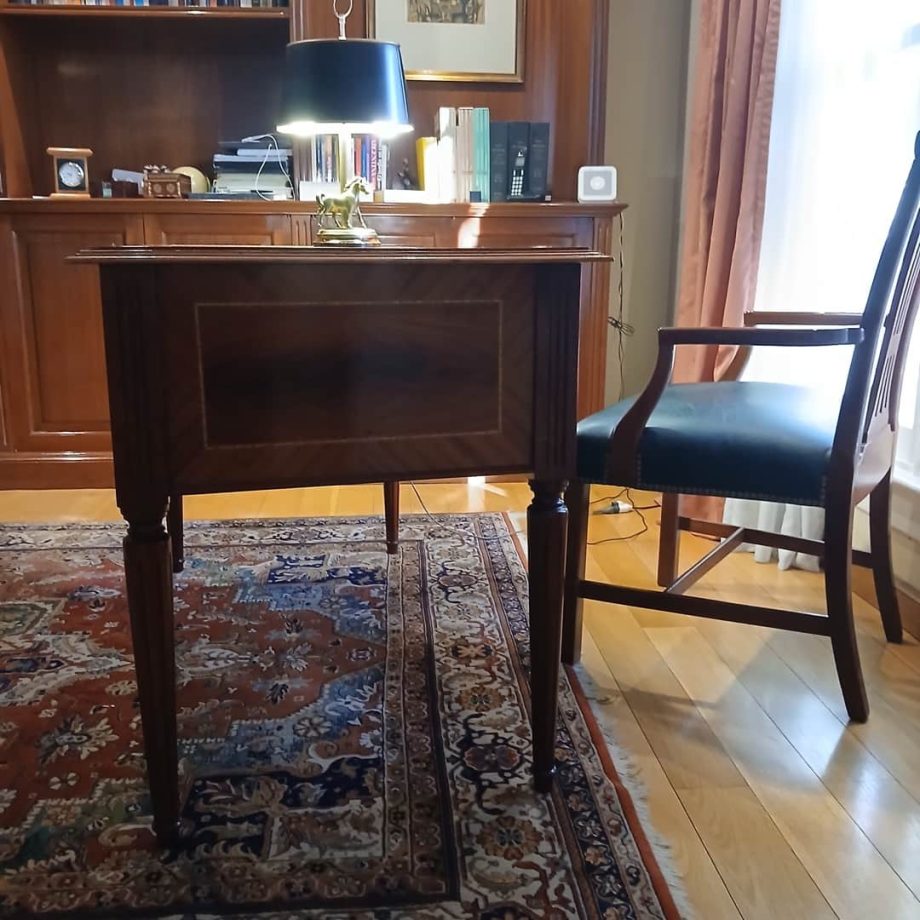 Escritorio estilo inglés con sillón