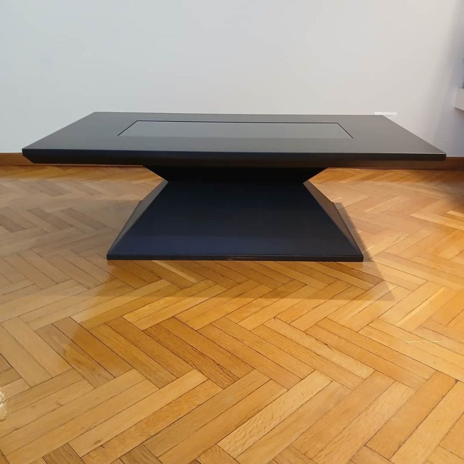 Mesa frente sofá de diseño