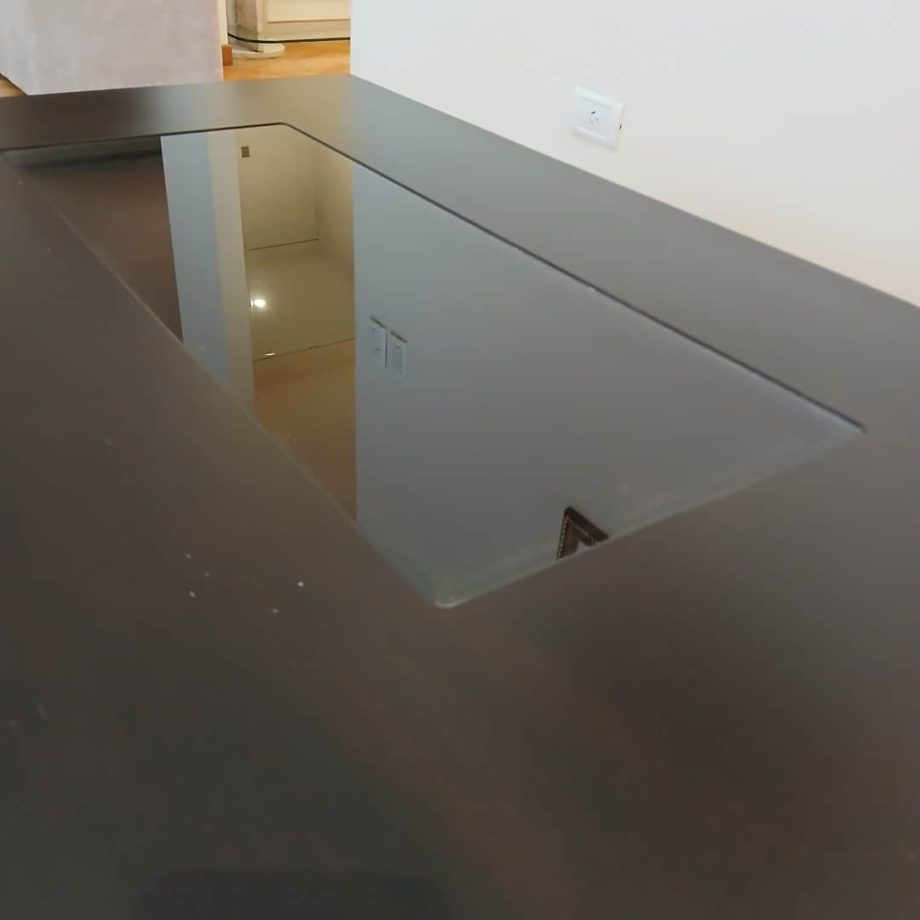 Mesa frente sofá de diseño