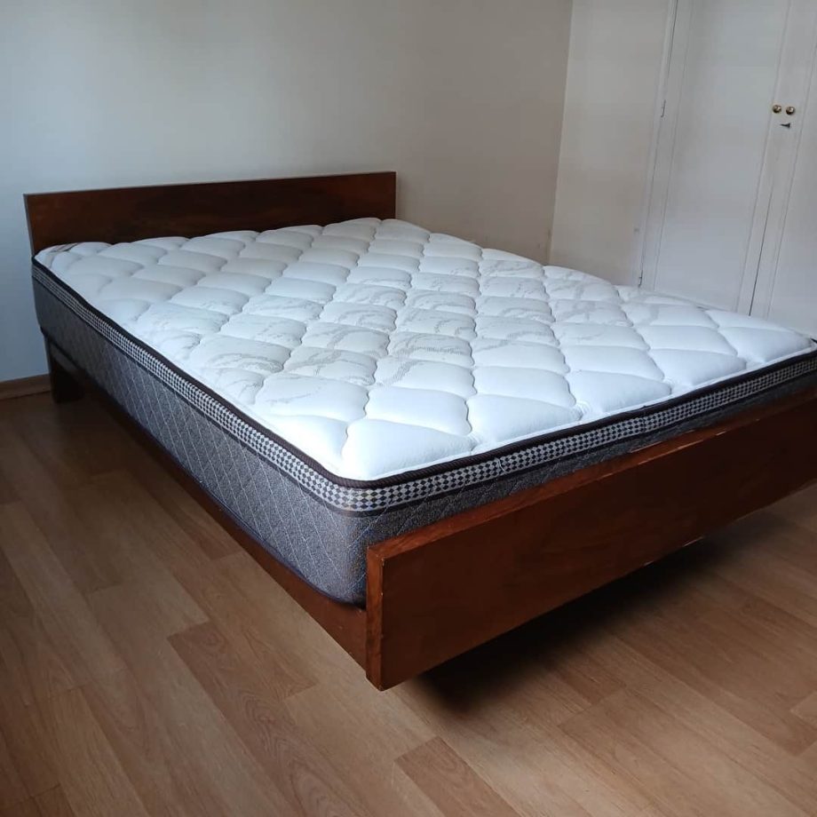 Cama con colchón