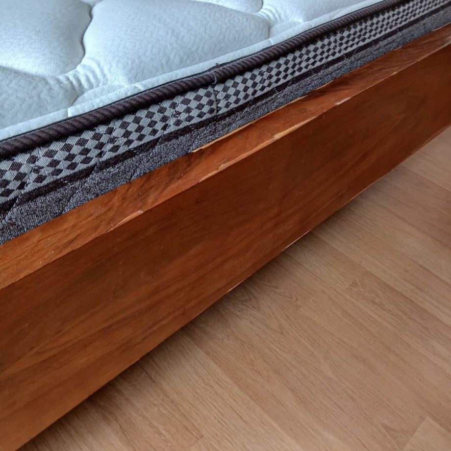Cama con colchón