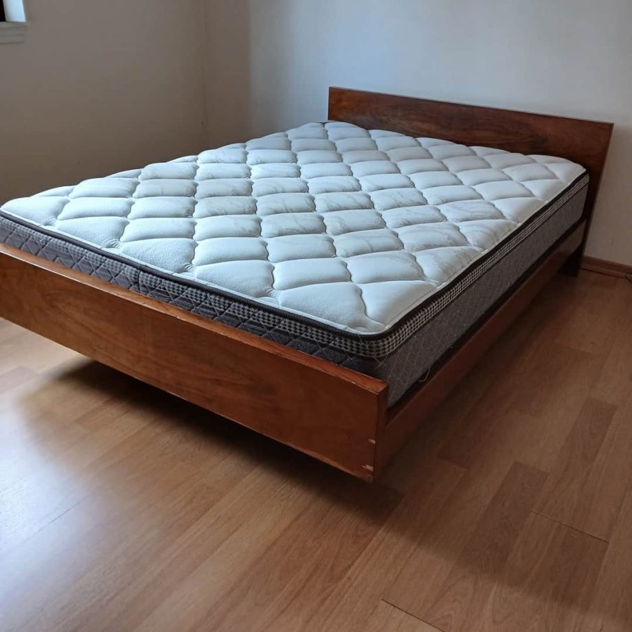 Cama con colchón