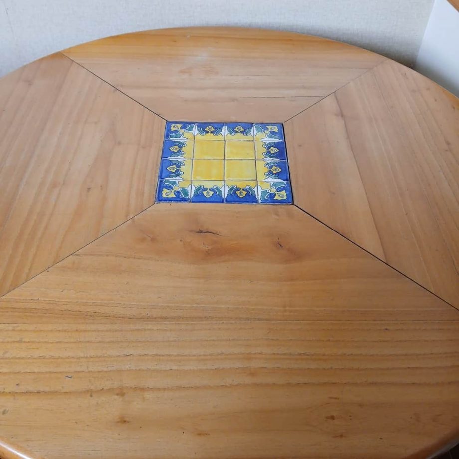 Mesa y sillas