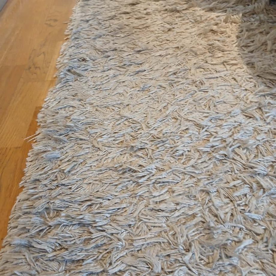 Alfombra peluda