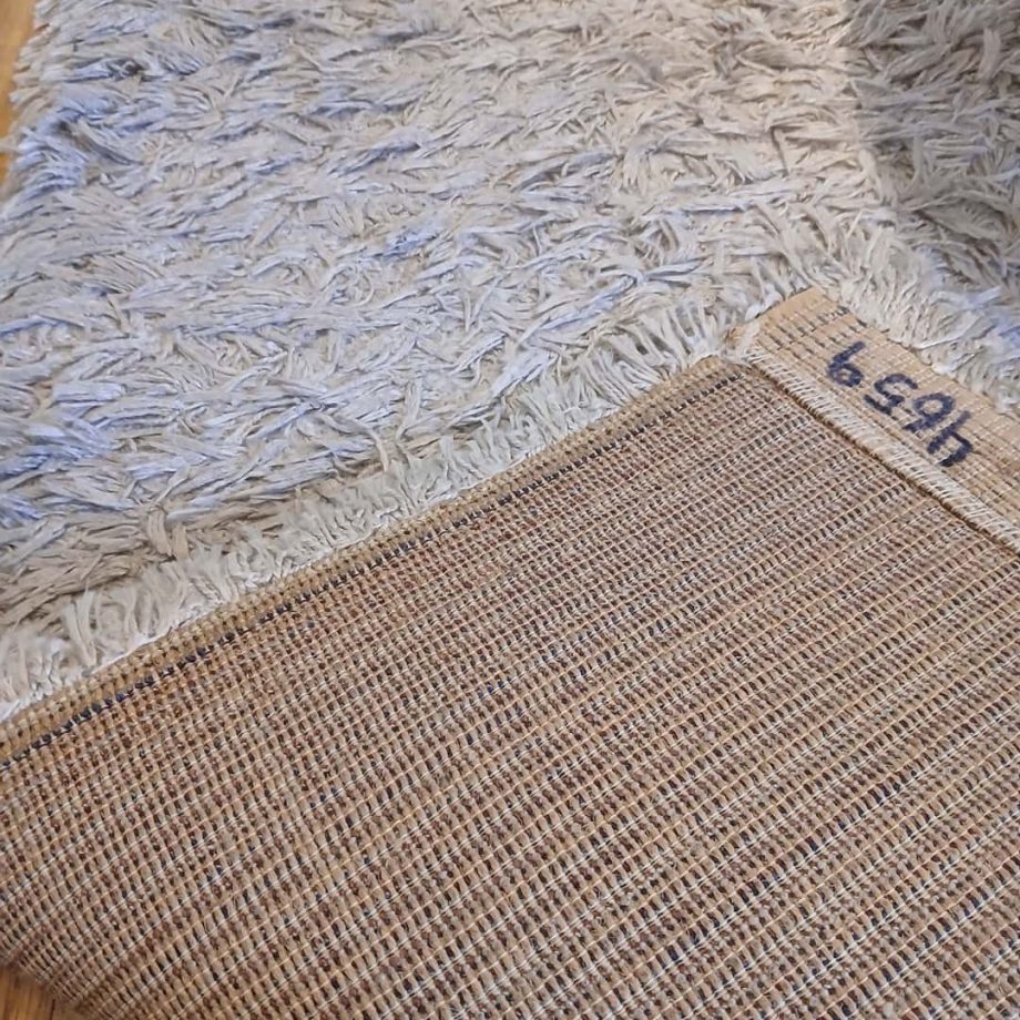 Alfombra peluda