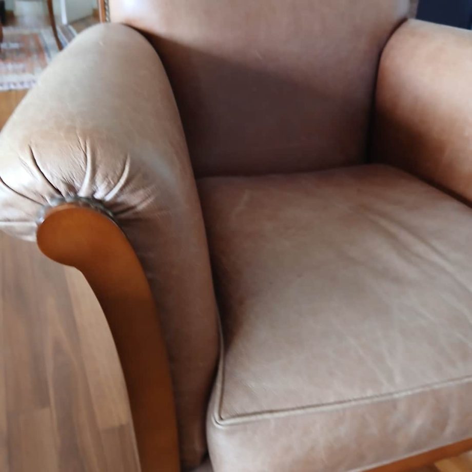 Par de sillones en cuero