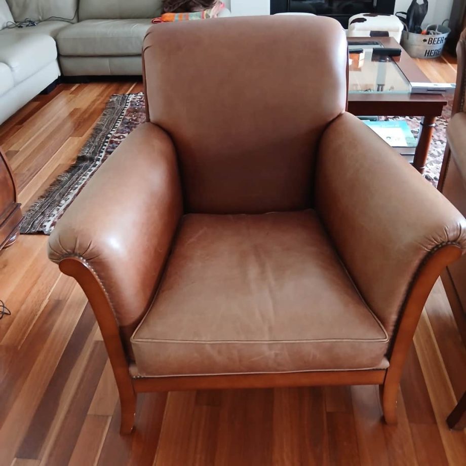 Par de sillones en cuero