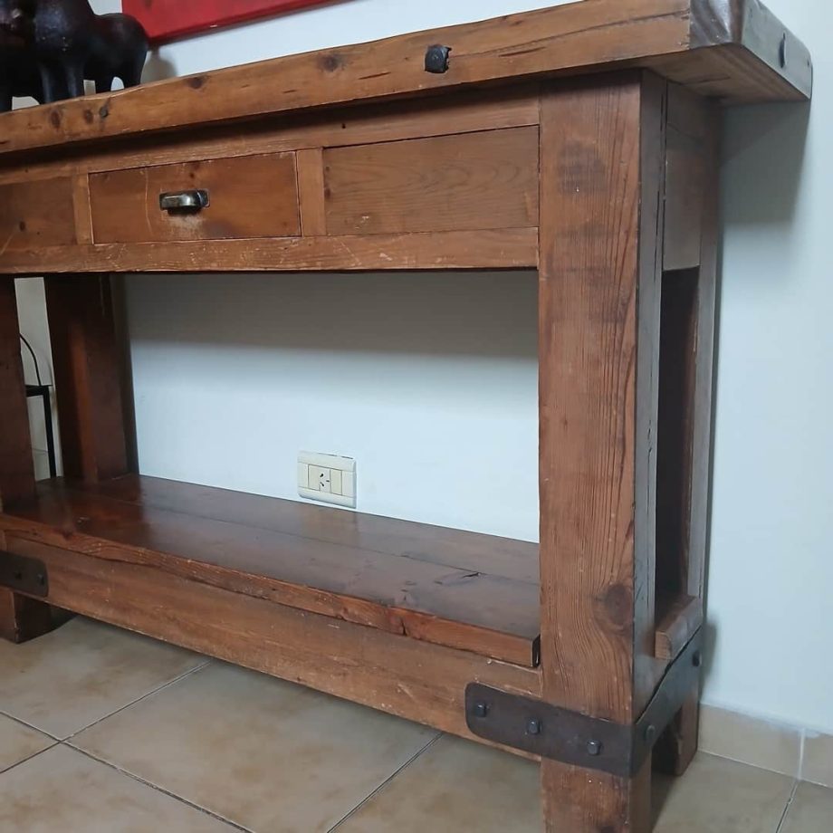 Consola en madera