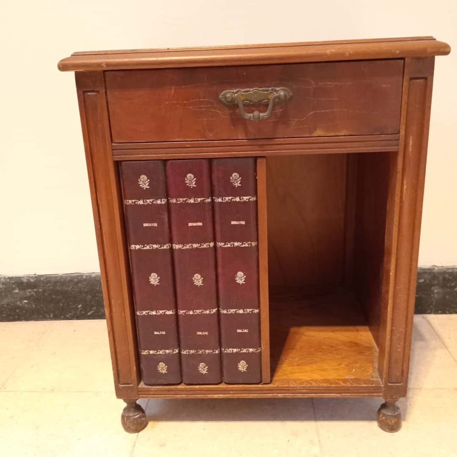 Mesa de teléfono