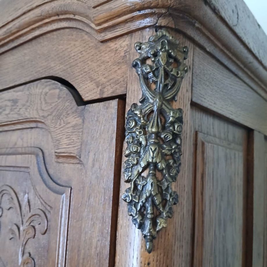 Ropero en madera