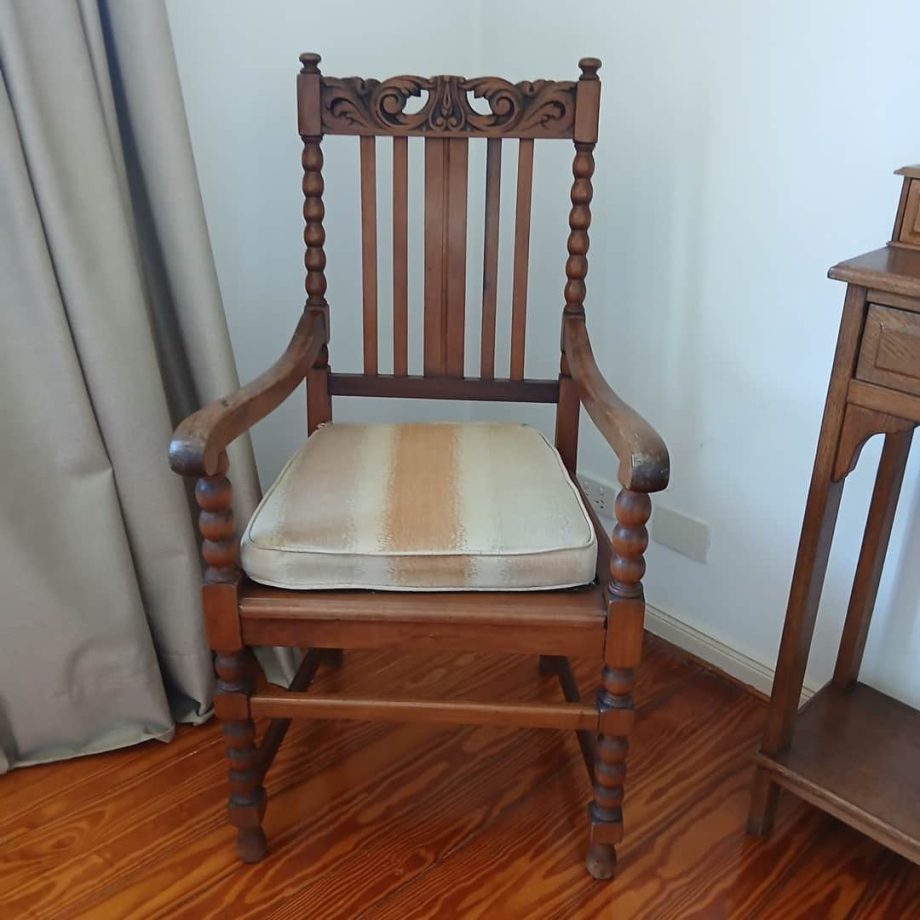 Silla en madera y esterilla
