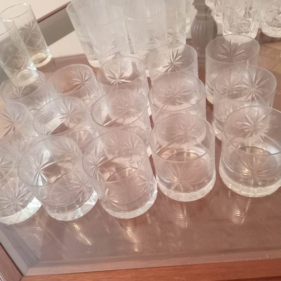 Lote de vasos tallados